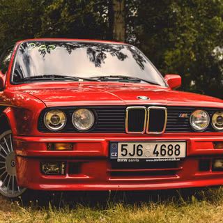 4k BMW E30 wallpaper