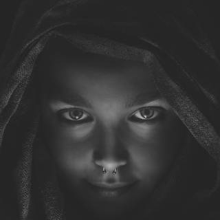 4k girl dark wallpaper