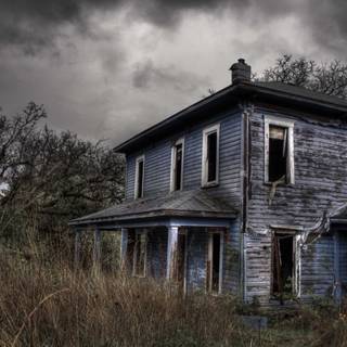 Haunted house 4k wallpaper