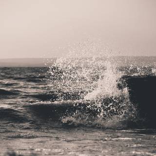 Black waves 4k wallpaper