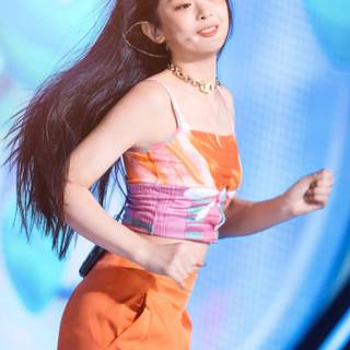 Hanni iPhone wallpaper