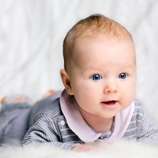 Small child wallpaper