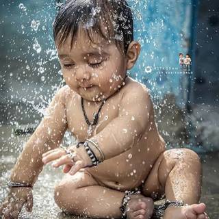 Small child wallpaper