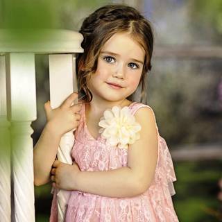 Small child wallpaper