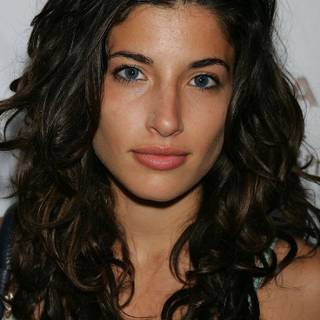 Tania Raymonde wallpaper