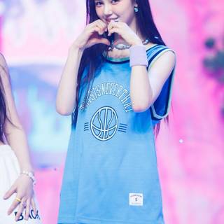 Danielle NewJeans wallpaper