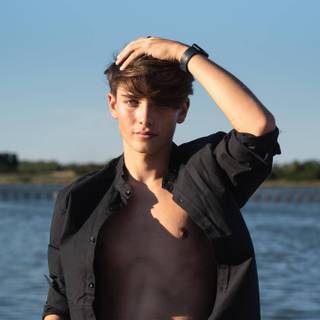 Andrea Arru wallpaper