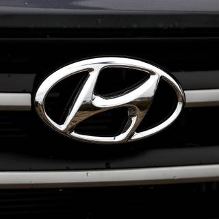 Hyundai logo 4k wallpaper