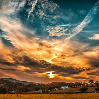 Dramatic sky wallpaper