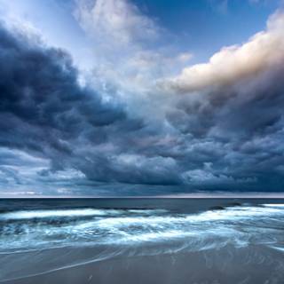 Dramatic sky wallpaper