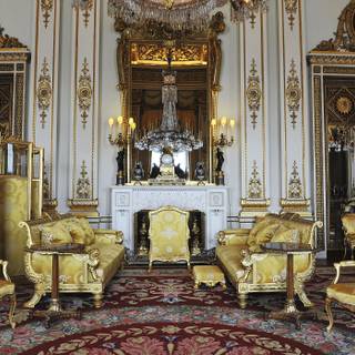 Palace inside wallpaper