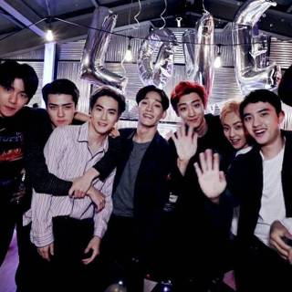 Exo desktop 2023 wallpaper