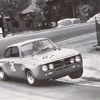 Alfa Romeo GTA wallpaper