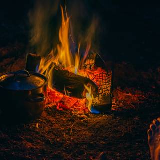 Campfire 4k wallpaper