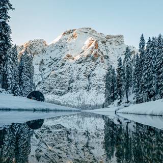 Snow river wallpaper