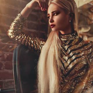 Girl queen wallpaper