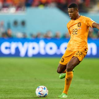 Denzel Dumfries wallpaper