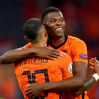 Denzel Dumfries wallpaper