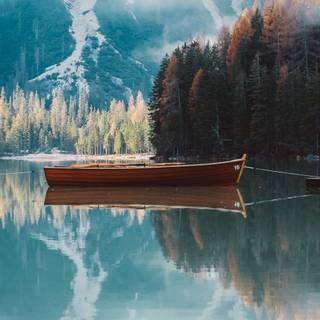 Autumn boat wallpaper
