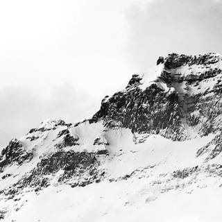 Minimal black and white mountains PC wallpaper
