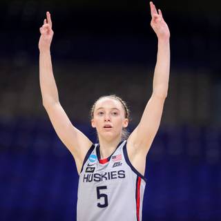 Paige Bueckers wallpaper