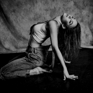 Sydney Sweeney iPhone wallpaper