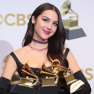 Guts Olivia Rodrigo wallpaper