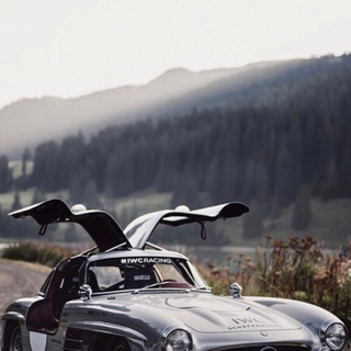Mercedes Gullwing wallpaper