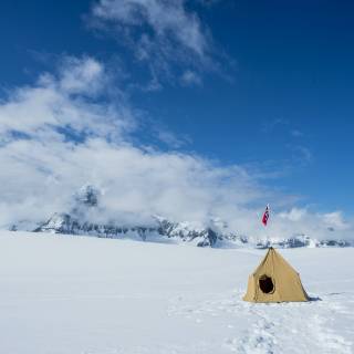 Winter camping wallpaper