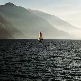 4k sailing wallpaper