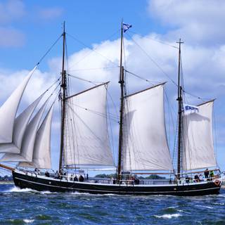 4k sailing wallpaper