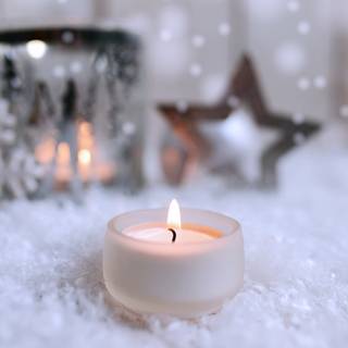 Winter candle wallpaper