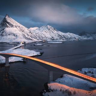 Winter bridge wallpaper