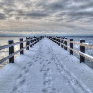 Winter bridge wallpaper