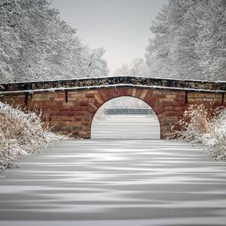 Winter bridge wallpaper