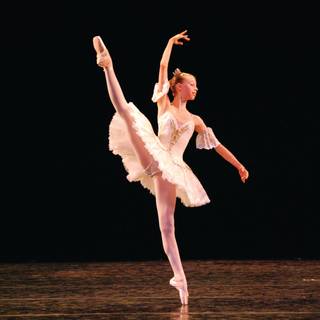 Classical dancer wallpaper