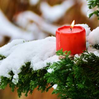 Winter candles wallpaper
