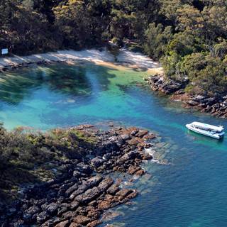 Honeymoon Bay wallpaper