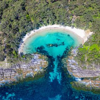 Honeymoon Bay wallpaper