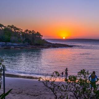 Honeymoon Bay wallpaper