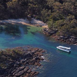 Honeymoon Bay wallpaper