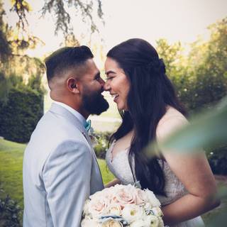 Wedding couple 4k wallpaper