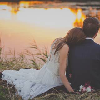 Wedding couple 4k wallpaper