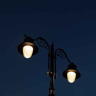 Streetlamp wallpaper