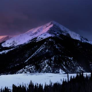 Winter mountain night wallpaper