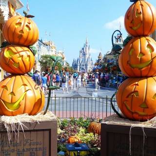 Disney iPhone Halloween wallpaper