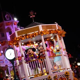 Disney iPhone Halloween wallpaper