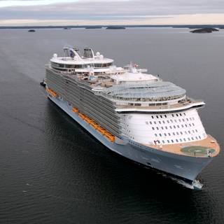 Oasis of The Seas wallpaper