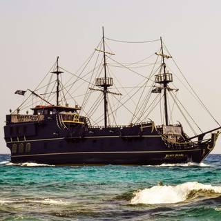 Black Pearl 4k wallpaper