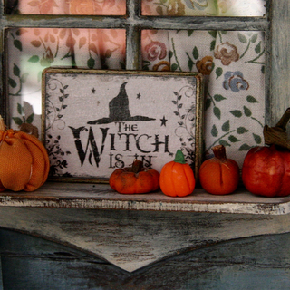 Cozy Halloween PC wallpaper